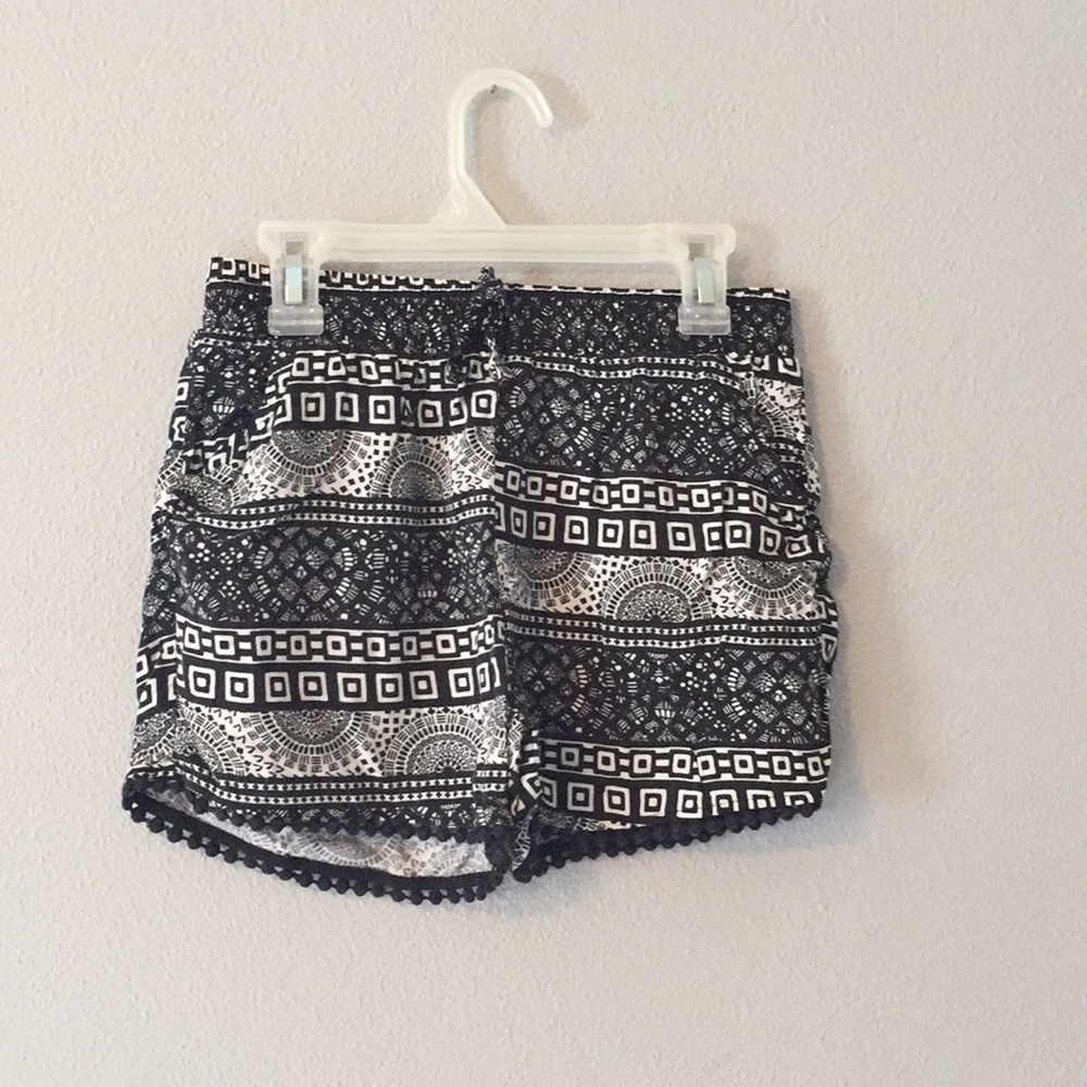 Girls shorts black and white multi patterned 12
